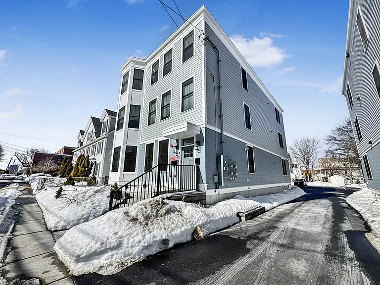 40 Waverly St #3 — Photo 21