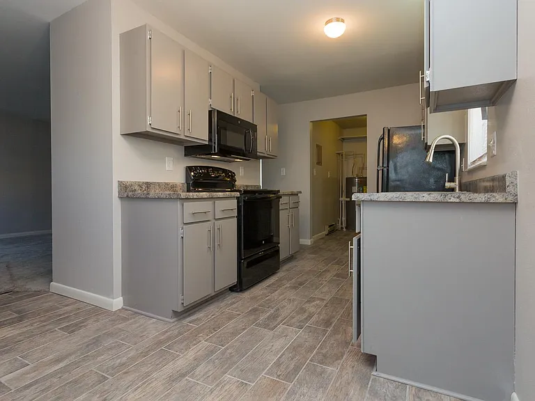 4135 Van Buren Ave — Photo 6