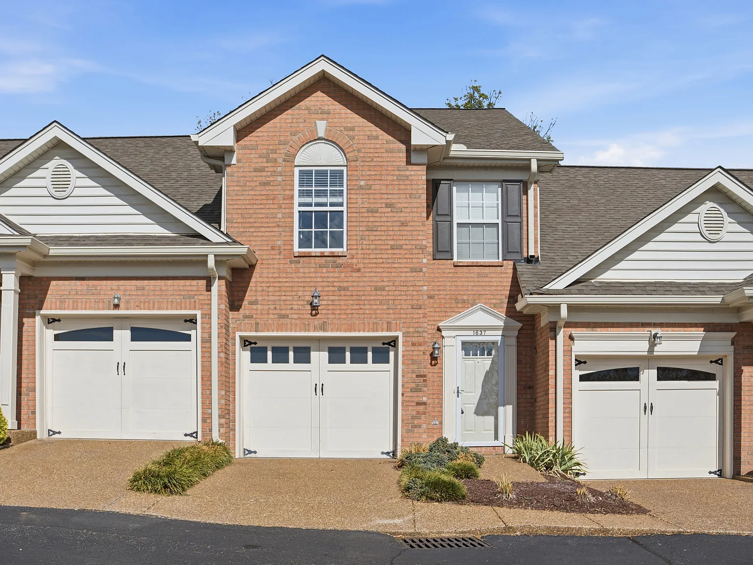 2 bed, 2.5 bath, 1462 sqft, $2,750 — Photo 1