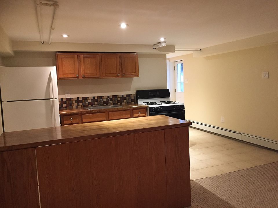 1st image of 252 Bayview Ave