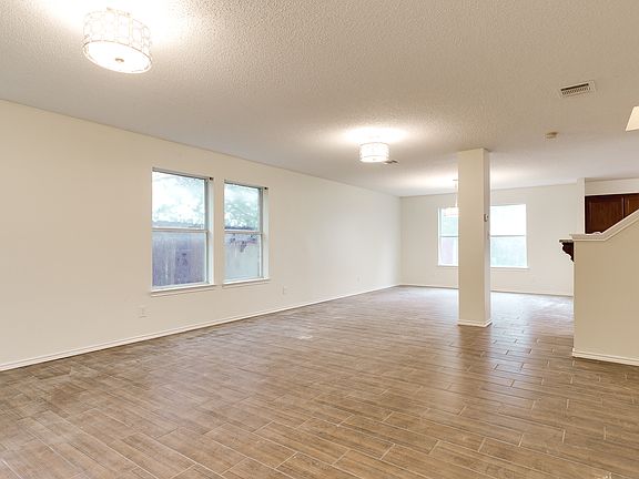 4th image of 4111 Drury Dr