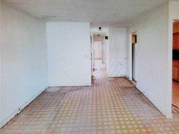 4th image of 104-62 Roosevelt Ave