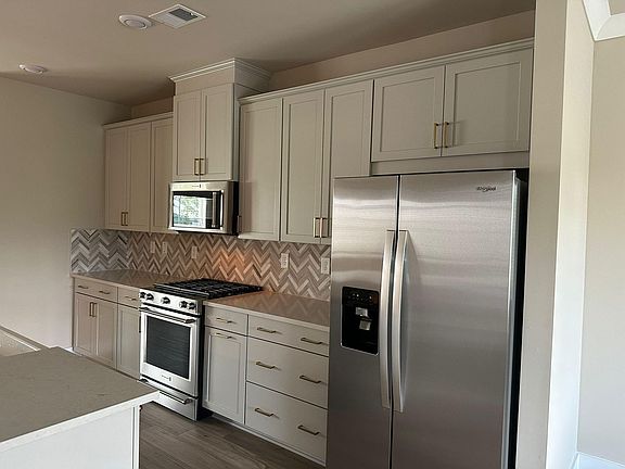 3rd image of 1075 Knoxboro Ln #0