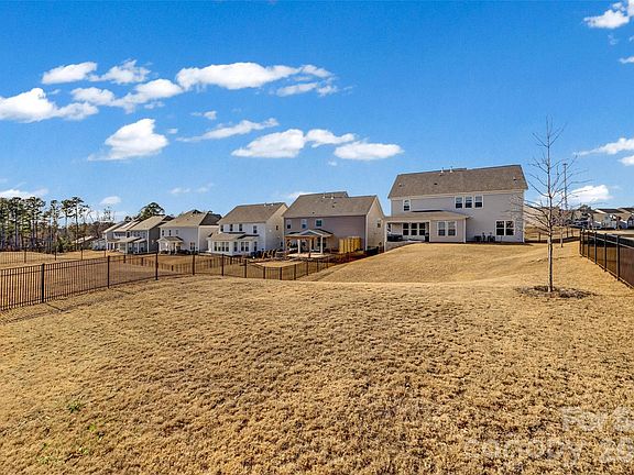 3rd image of 16203 Tulloch Rd