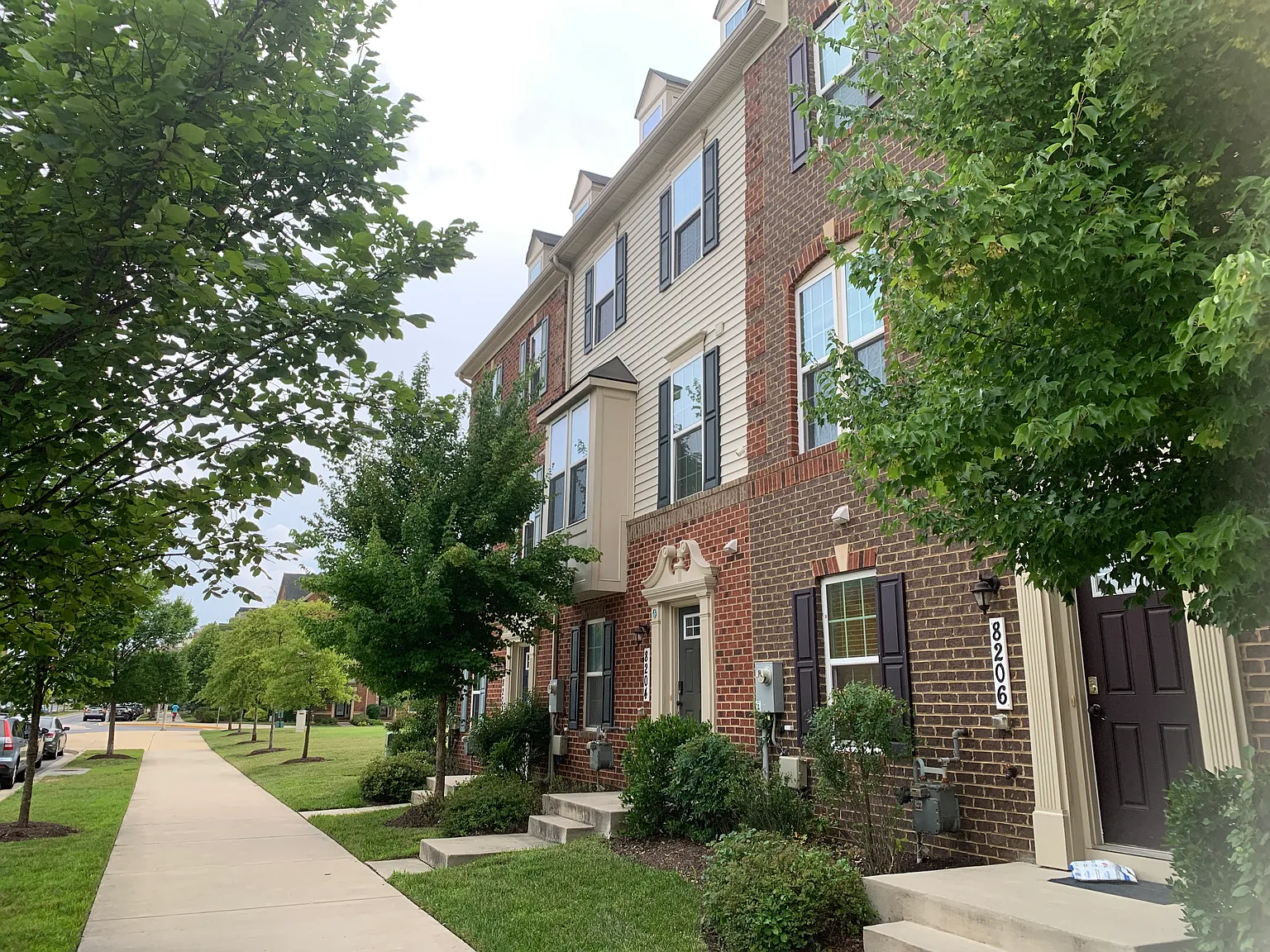 5 bed, 4.5 bath, 2520 sqft, $3,800 — Photo 4