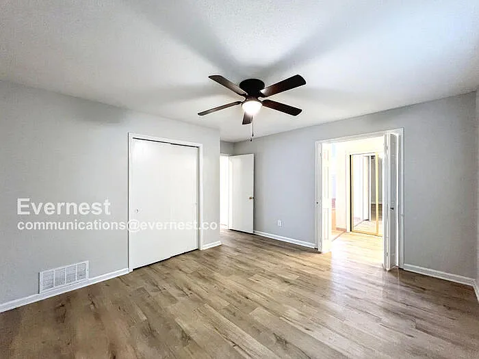 5697 Tulip Tree Dr — Photo 10
