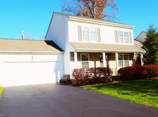 4792 Shadow Oak Dr, Austintown, OH