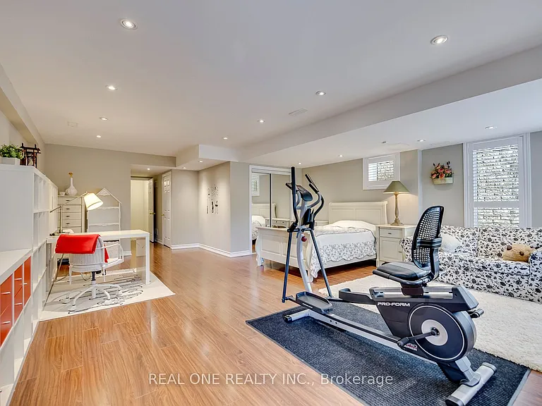 1126 Woodington Ln — Photo 39