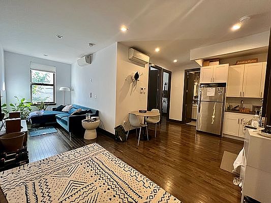 5th image of 216 Knickerbocker Ave #2C