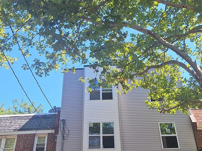568 Pfeiffer St #B — Photo 1