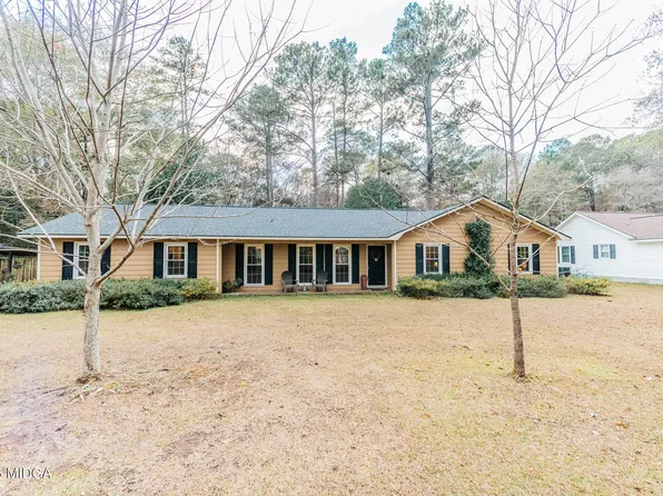 1009 N Davis Dr, Perry, GA 31069