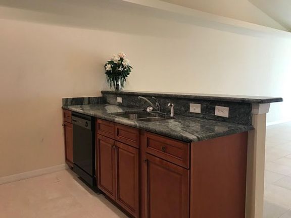 4th image of 804 SE 6th Ct