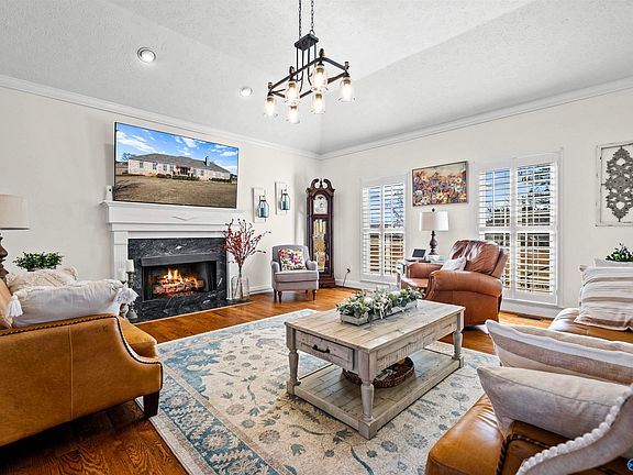 4th image of 105 Bay View Ln