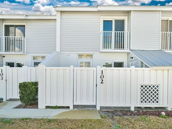 18034 San Carlos Blvd APT 102, Fort Myers Beach, FL 33931