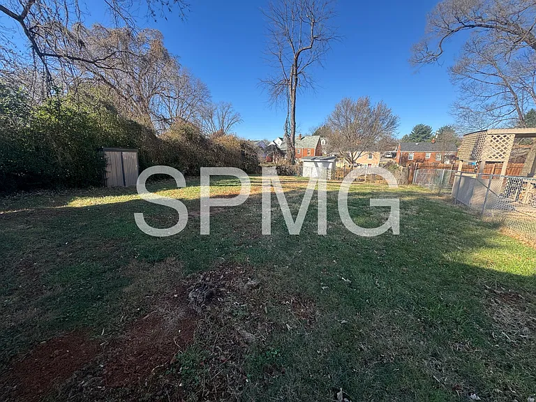 3126 Yardley Dr NW — Photo 4