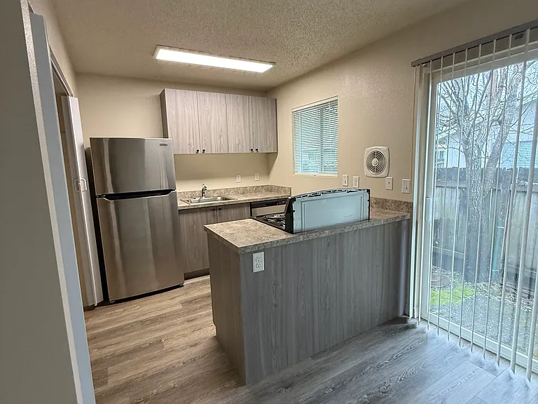 14531 SE Powell Blvd #2 — Photo 3