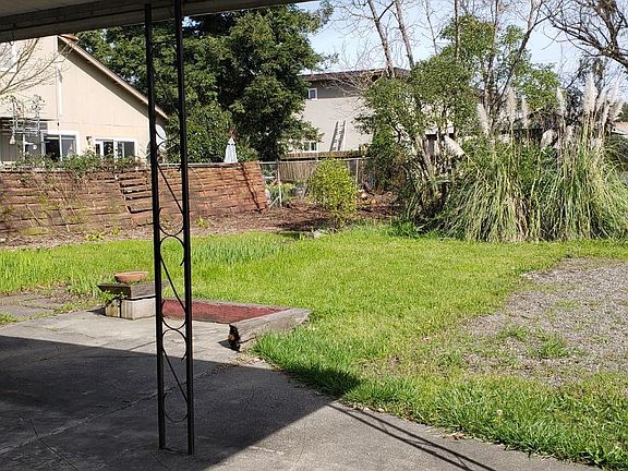 4th image of 530 Hendley Street