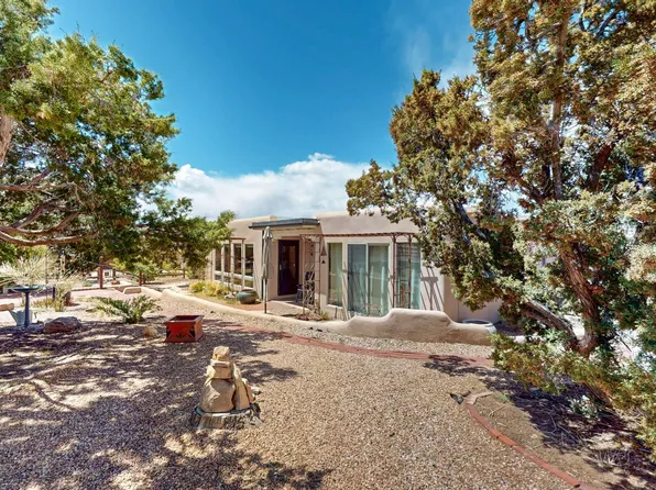 30 Alcalde Rd, Santa Fe, NM 87508