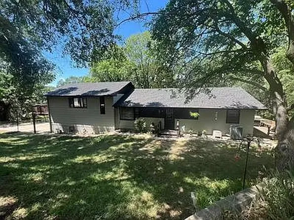 231 Acorn Dr, Yankton, SD 57078