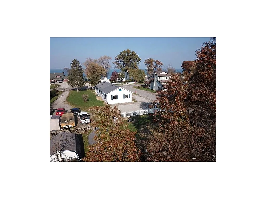 3753 Edgewater Blvd photo 1