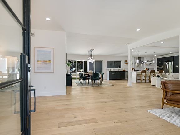 3rd image of 104 Westhaven Dr