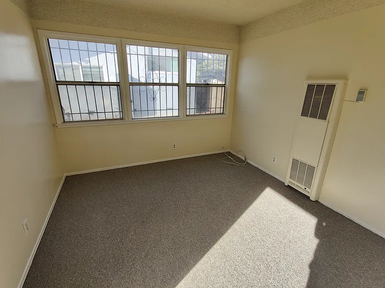 9310 Holmes Ave #3/4 — Photo 11