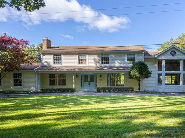 9391 Allen Rd, Clarkston, MI 48348