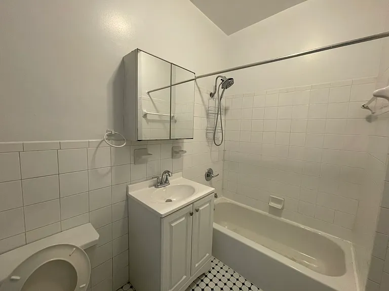 454 Fort Washington Ave #26B — Photo 8