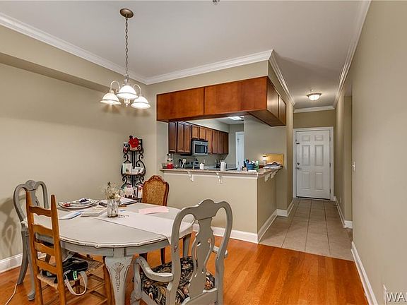 5th image of 3218 Veterans Memorial Pkwy #3204