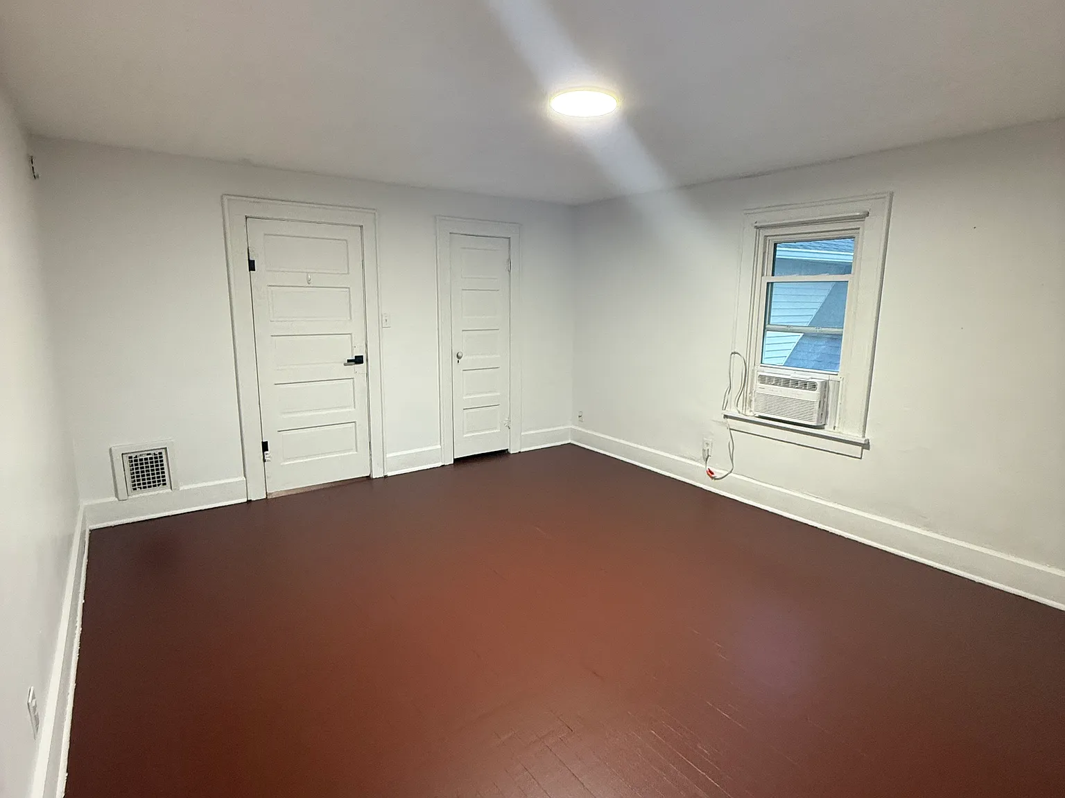 2 bed, 1300 sqft, $1,400 — Photo 2