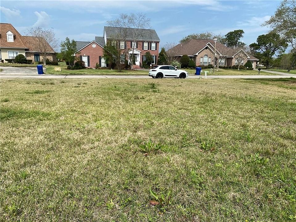 1st image of 7 La Quinta Dr
