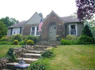 77 Norwood Ave, Hamden, CT 06518