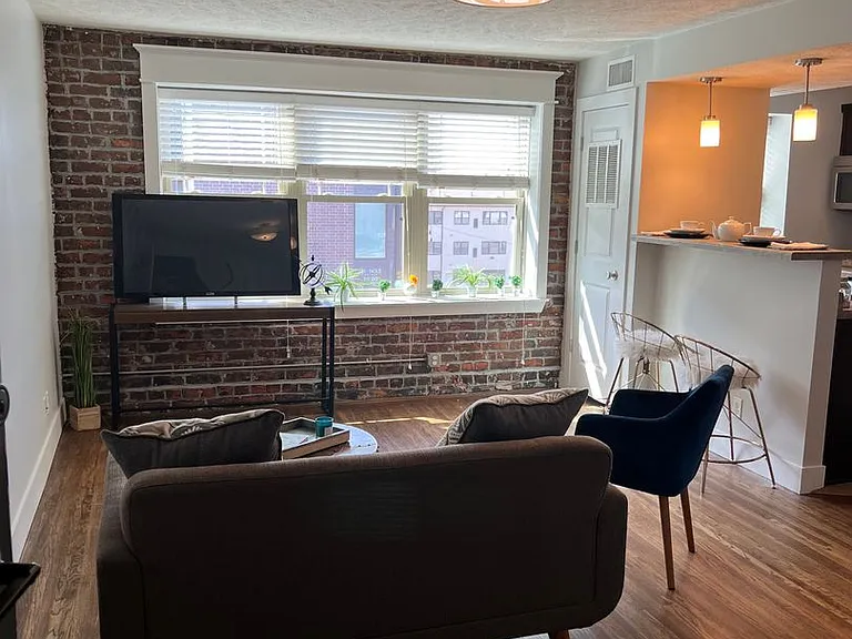 628 Park Ave — Photo 84