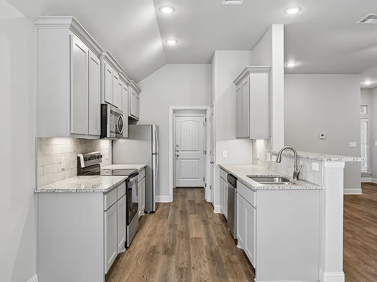 2907 Tulip Dr — Photo 6