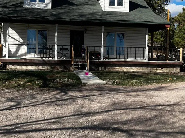 10 Ranch Market Rd, Newcastle, WY 82701