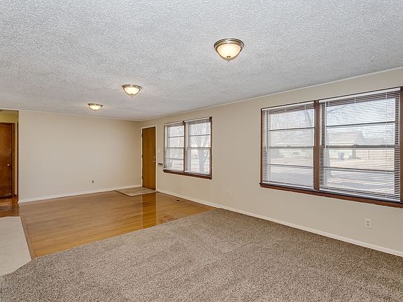 4th image of 4644 S Oak Ave