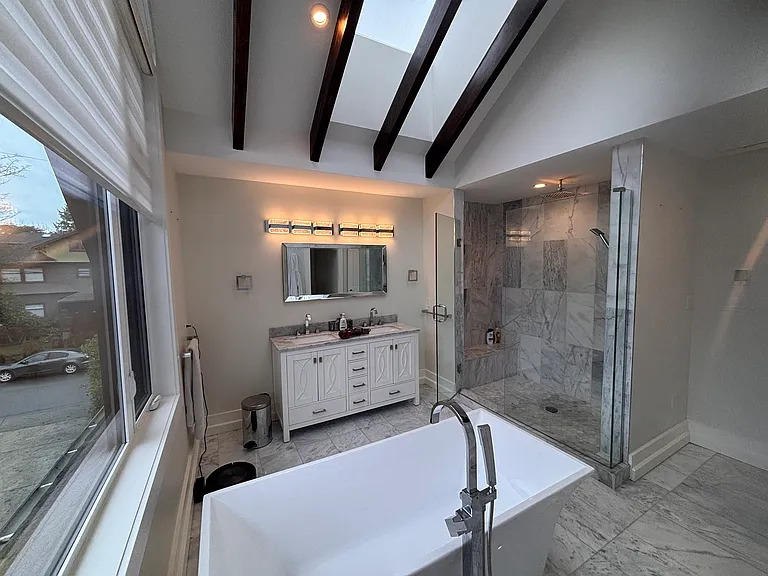 1468 Rockland Ave — Photo 8