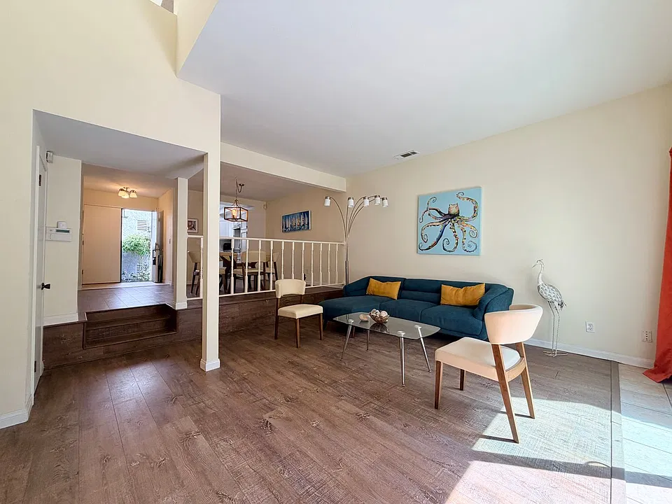 5413 Driftwood St