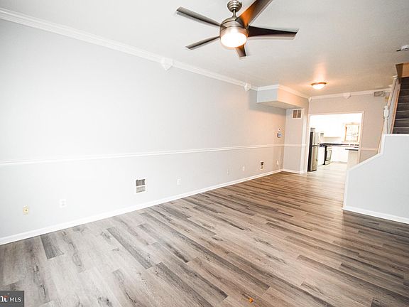 2nd image of 3606 Hudson St