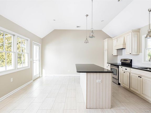 5th image of 1400 Calves Neck Road