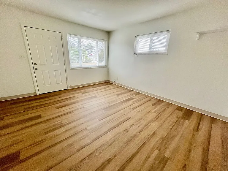 6083 Severin Dr — Photo 4