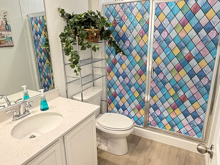 Main level full bathroom