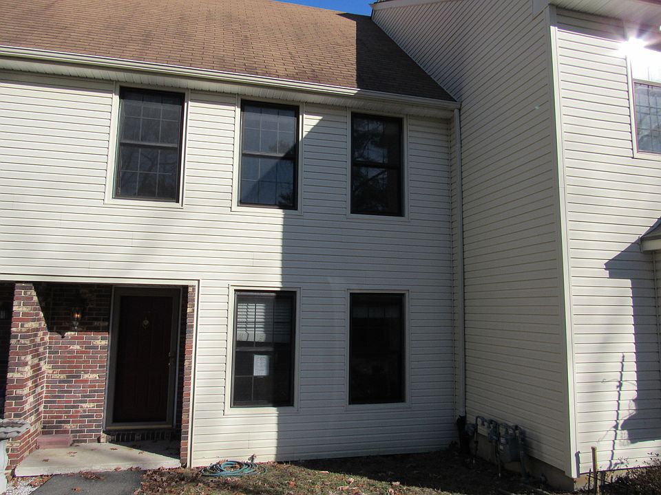 1st image of 15 Barnes Ln