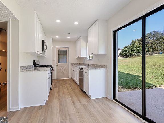 2nd image of 4068 Hunt Way