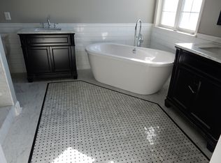 2 Wrenfield Dr, Sewell, NJ 08080