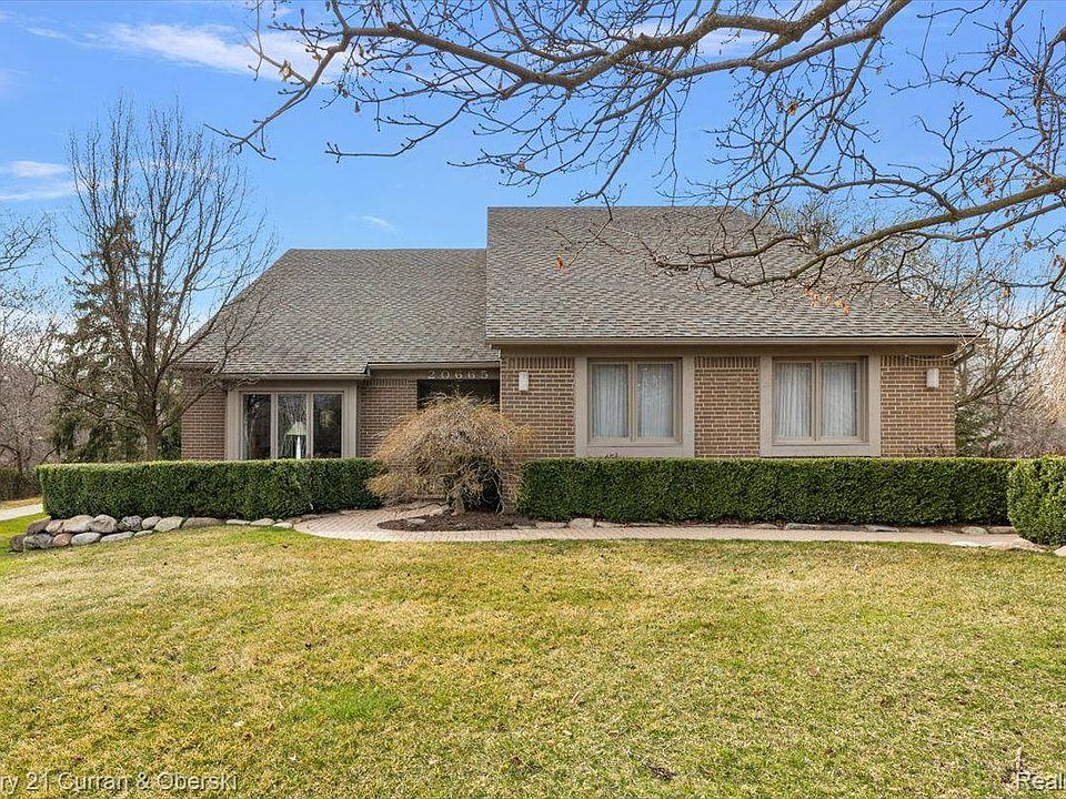 1st image of 20665 Woodbend Dr