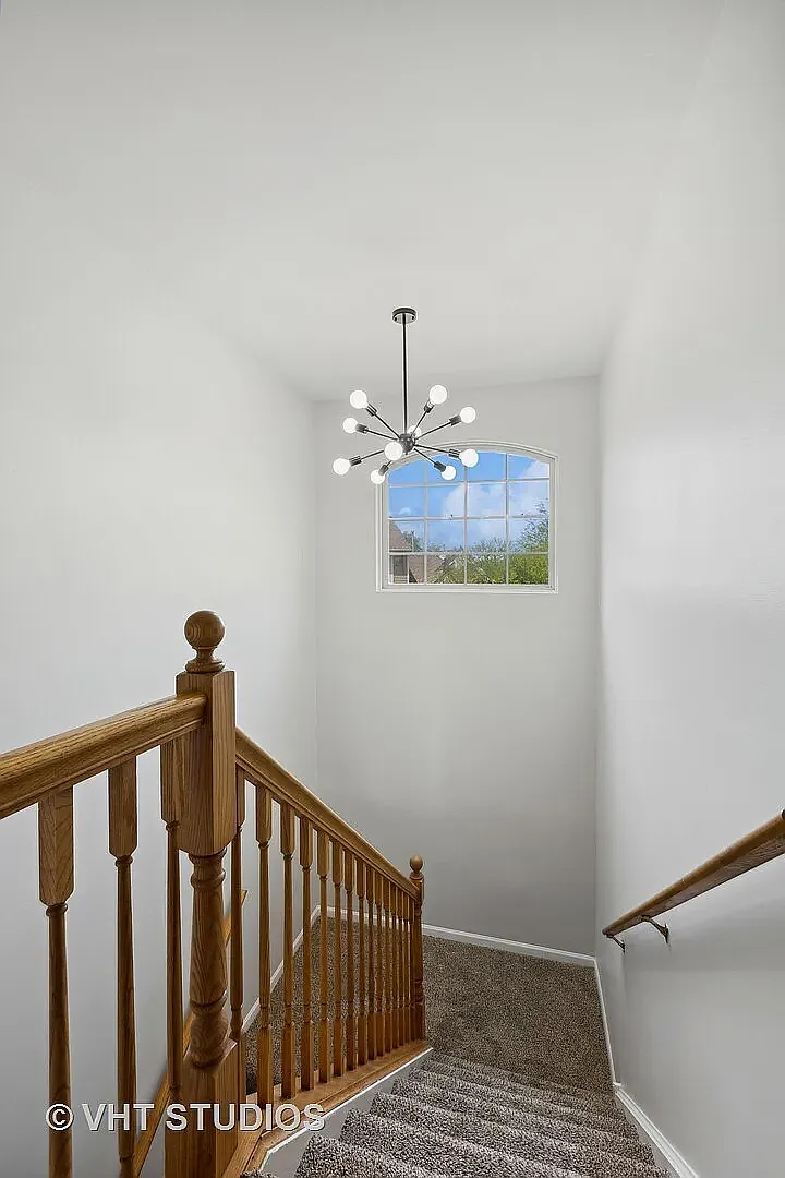 3 bed, 2.5 bath, 1707 sqft, $2,675 — Photo 2