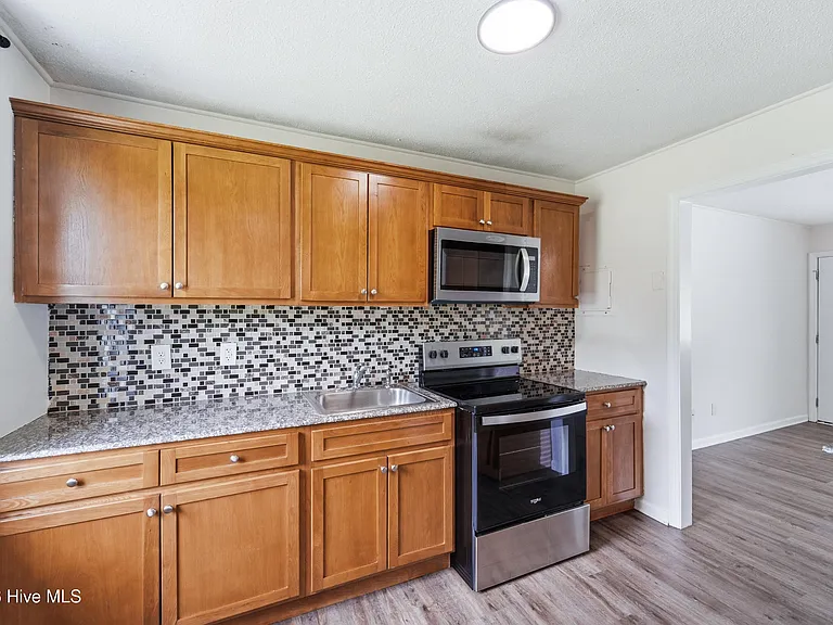 1218 Davis St — Photo 9