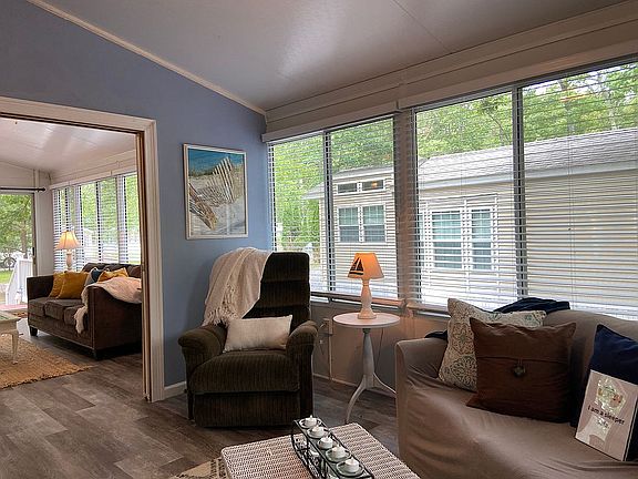 4th image of 165 Fremont Ave #405
