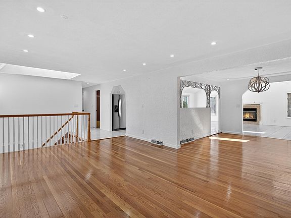 3rd image of 25 Gloversbrook Rd